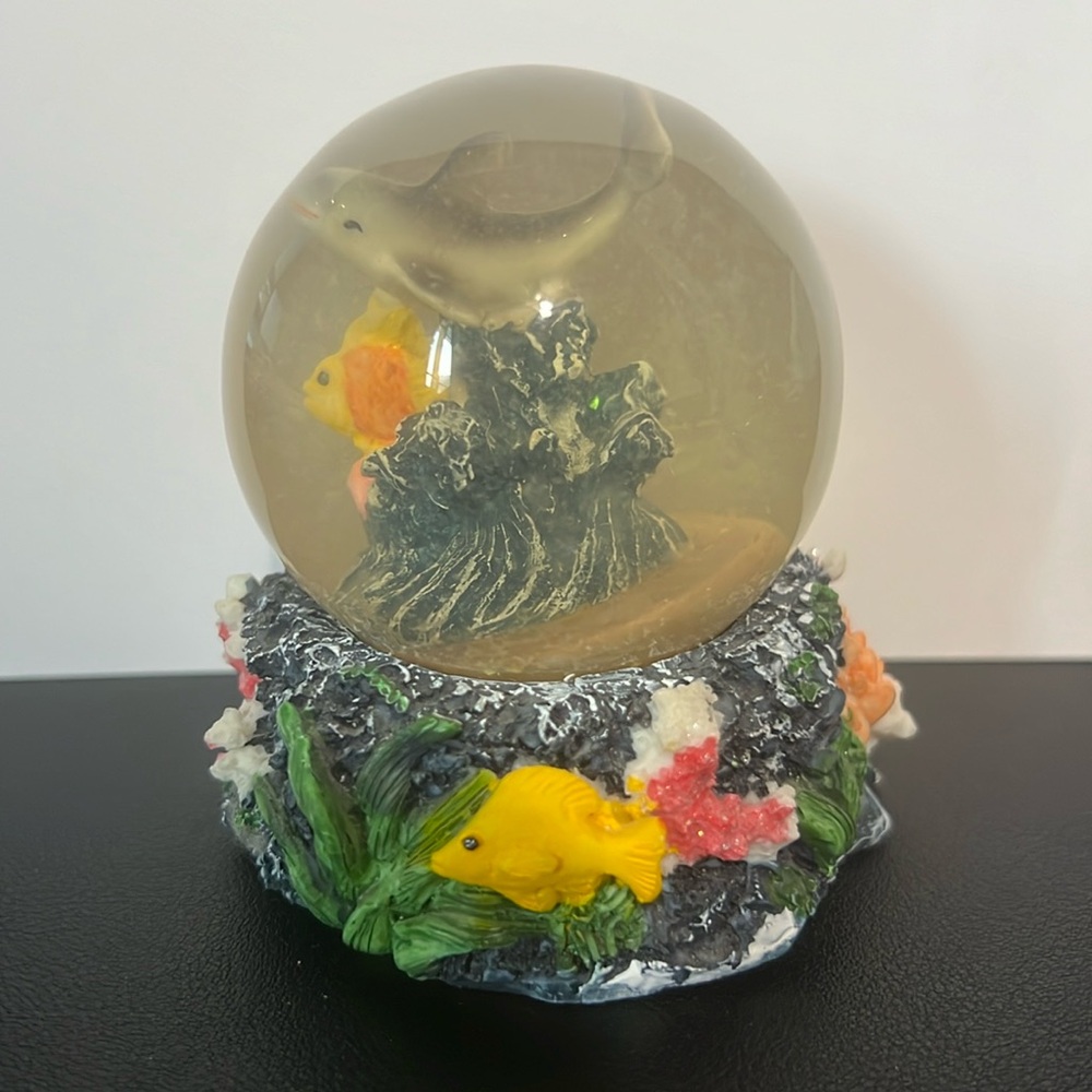 Vintage Underwater Dolphin Snow Globe